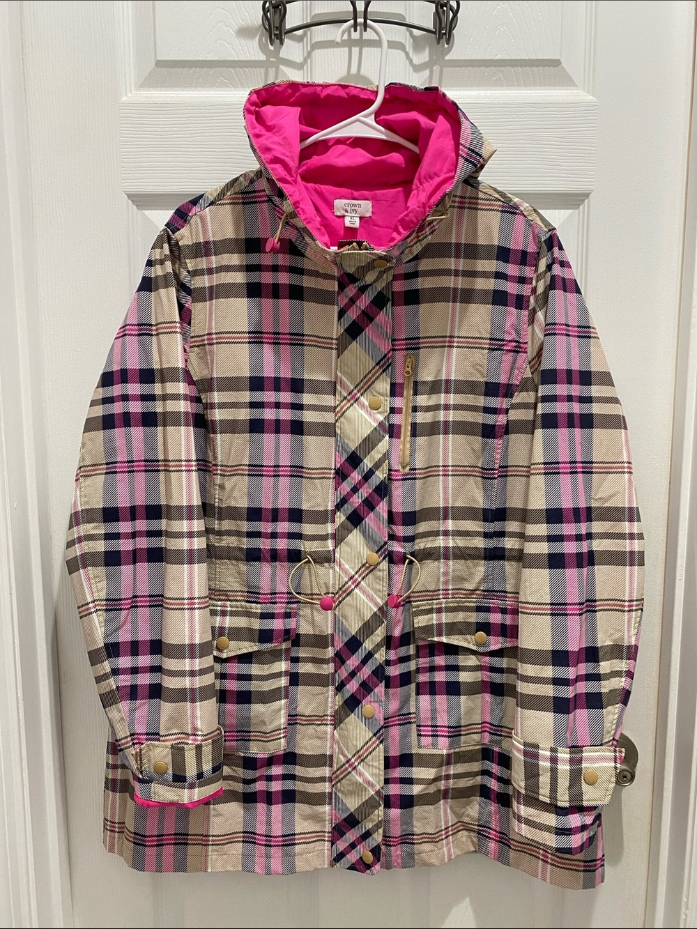 Crown & Ivy Plaid Hooded Women’s Raincoat Jacket with Pink Lining 🩷🤎💙